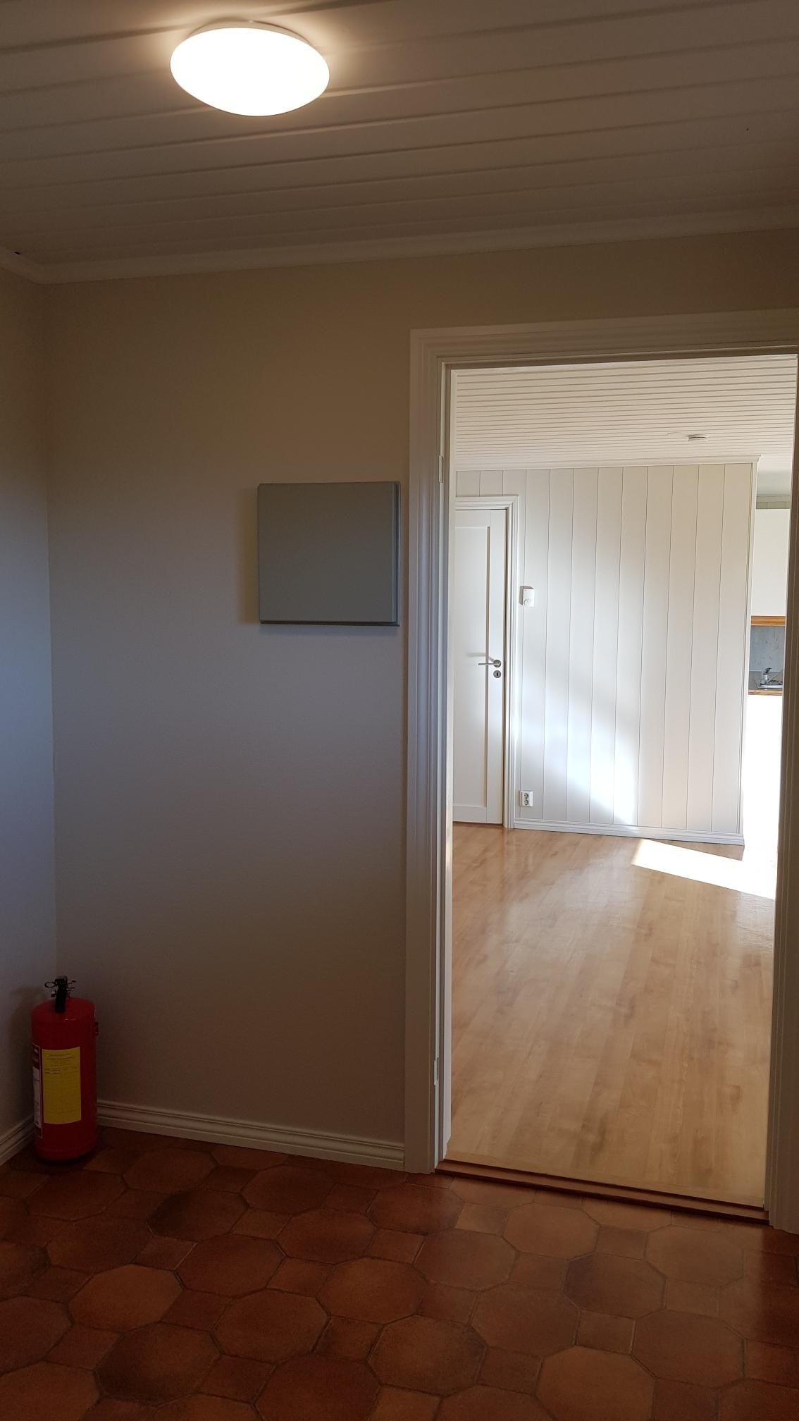 Gang, dør mot stue Galleribilde