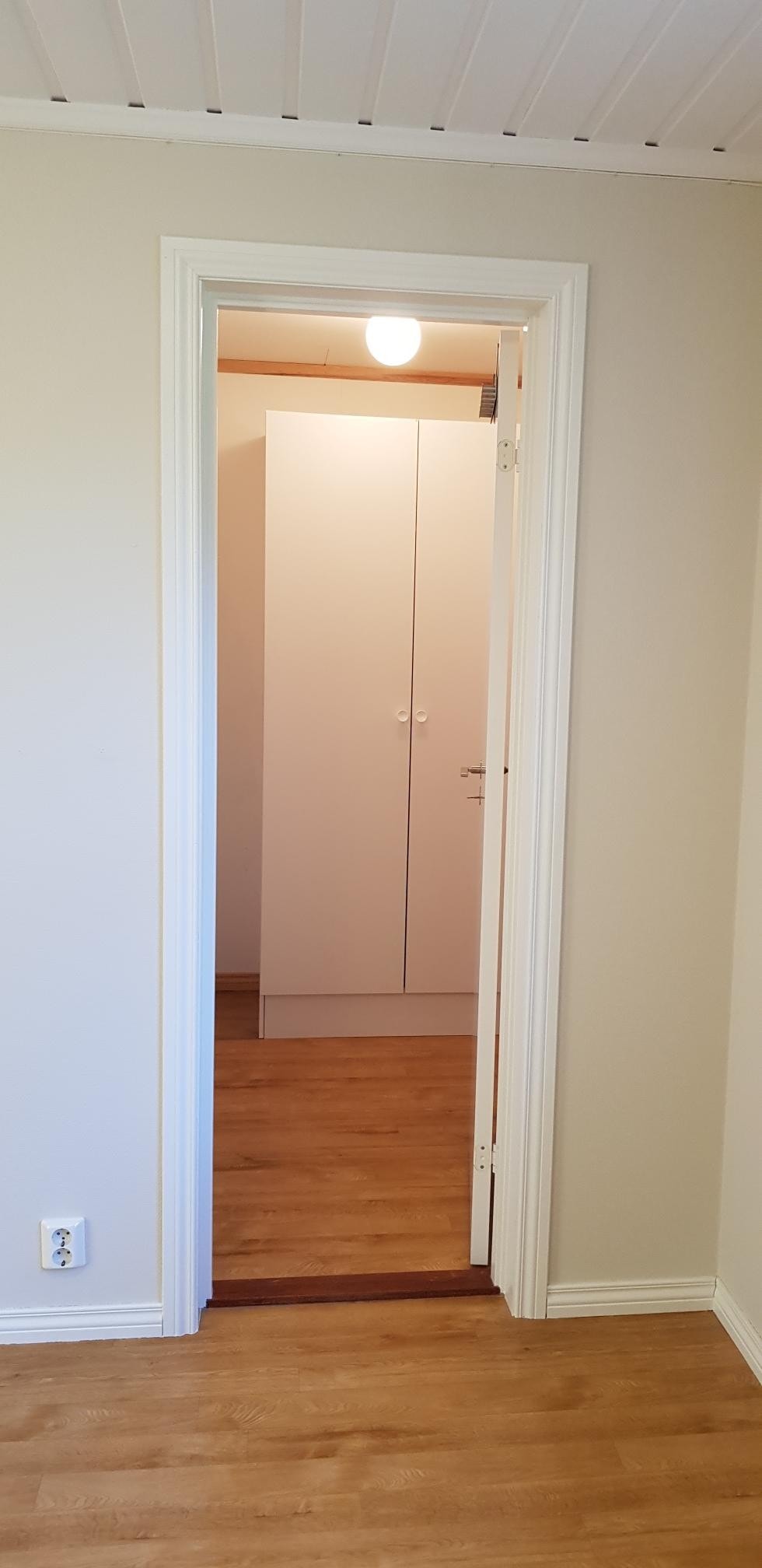 Bod, dør fra soverom Galleribilde