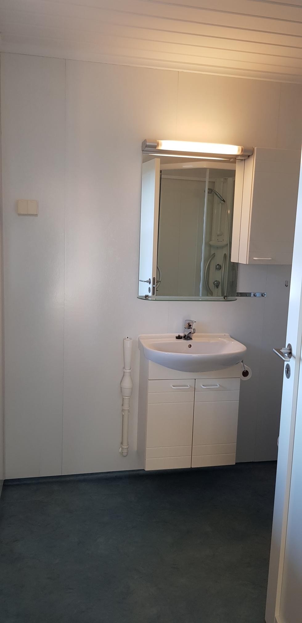 Bad med plass til vaskemaskin Galleribilde