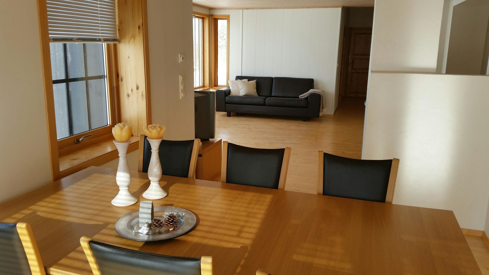 Spisestue/stue Galleribilde