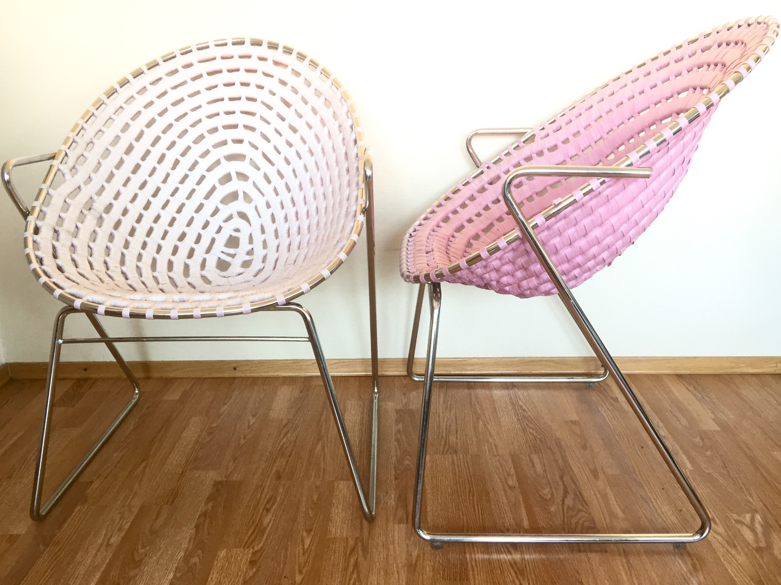 2 håndlaget moderne design stoler lenestoler i stål og 2 håndlaget moderne design stoler lenestoler i stål og