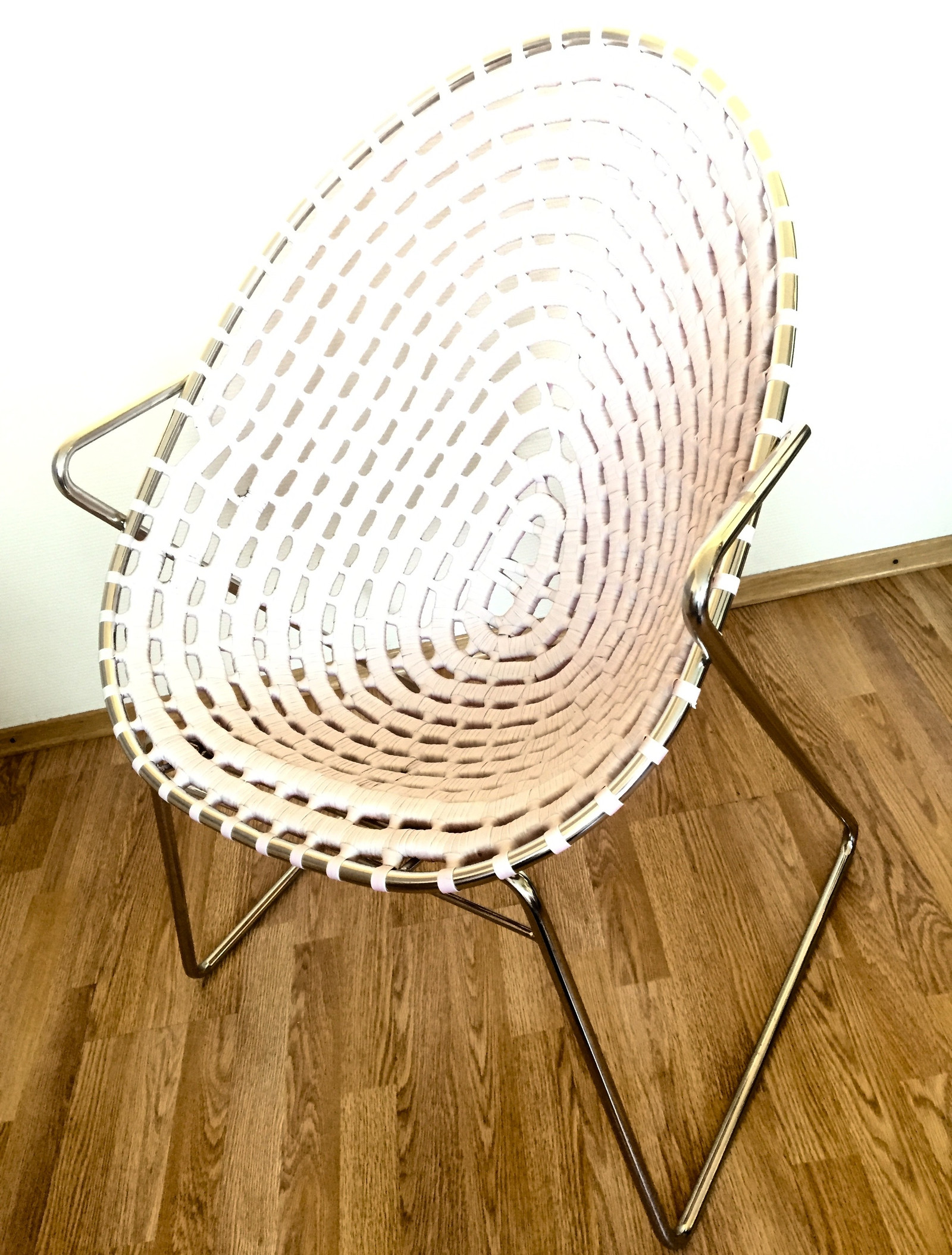 2 håndlaget moderne design stoler lenestoler i stål og 2 håndlaget moderne design stoler lenestoler i stål og