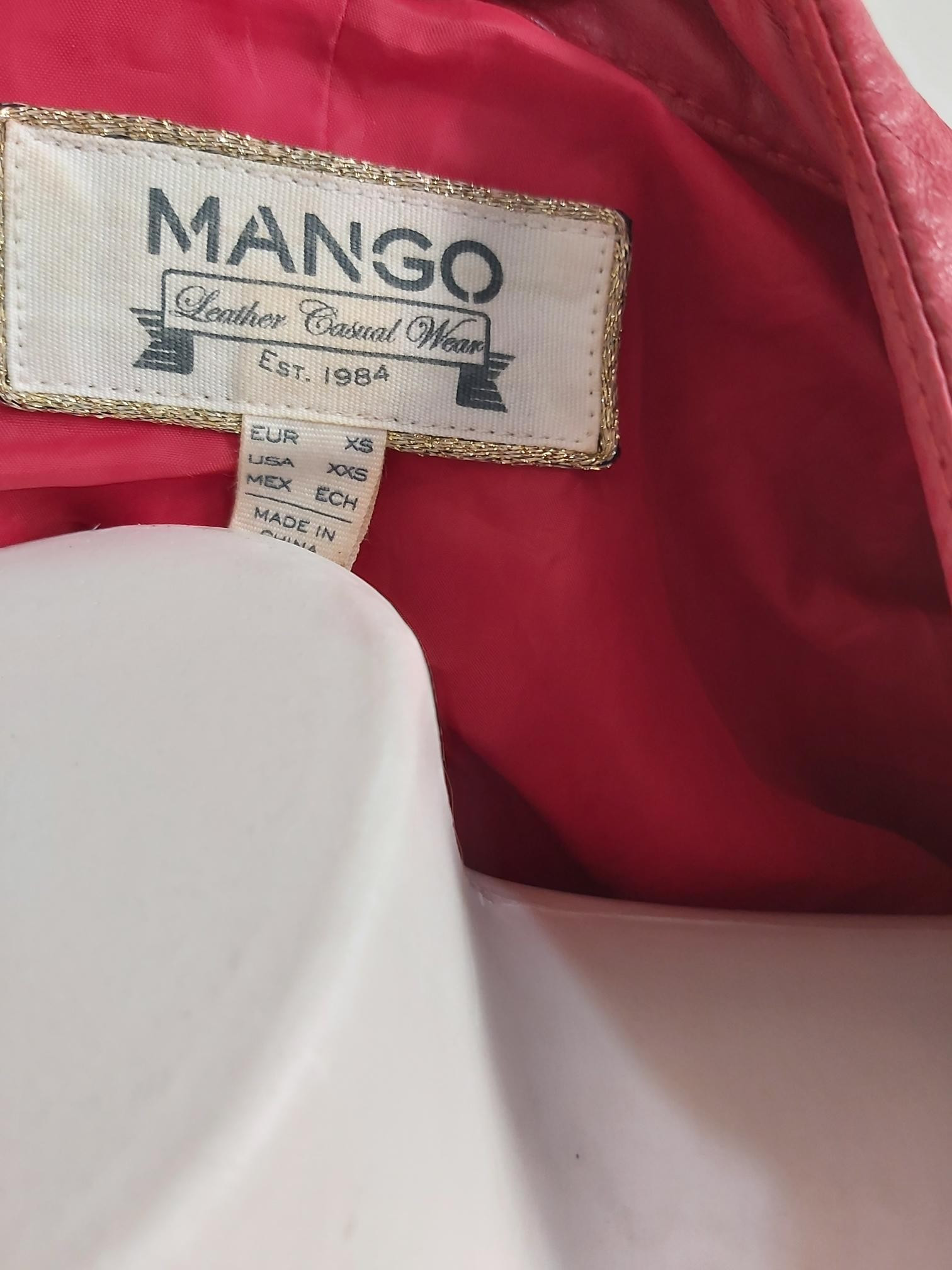 100% SKINN. Lekker jakke. RØD. Mango. | FINN.no 100% SKINN. Lekker jakke. RØD. Mango. | FINN.no
