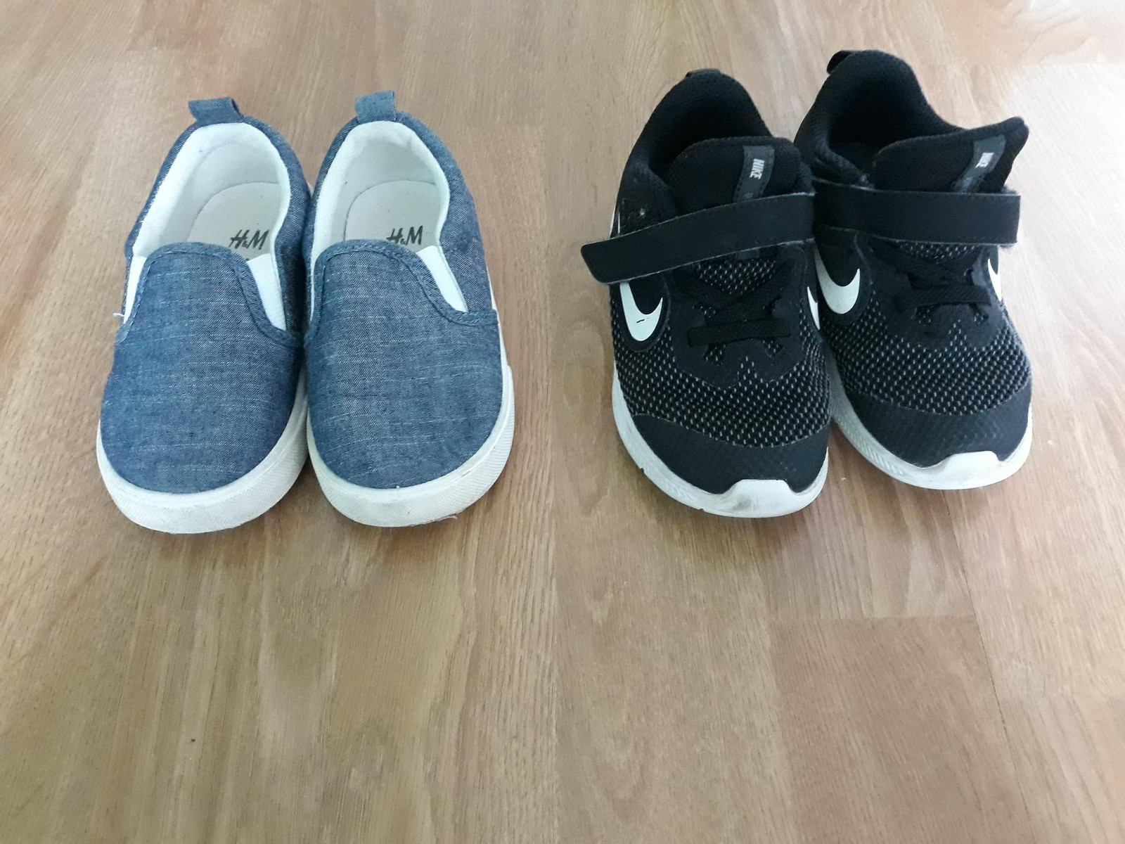 Joggesko brukt gutten er 2 år gammel. Nike sko str 24 andre Joggesko brukt gutten er 2 år gammel. Nike sko str 24 andre