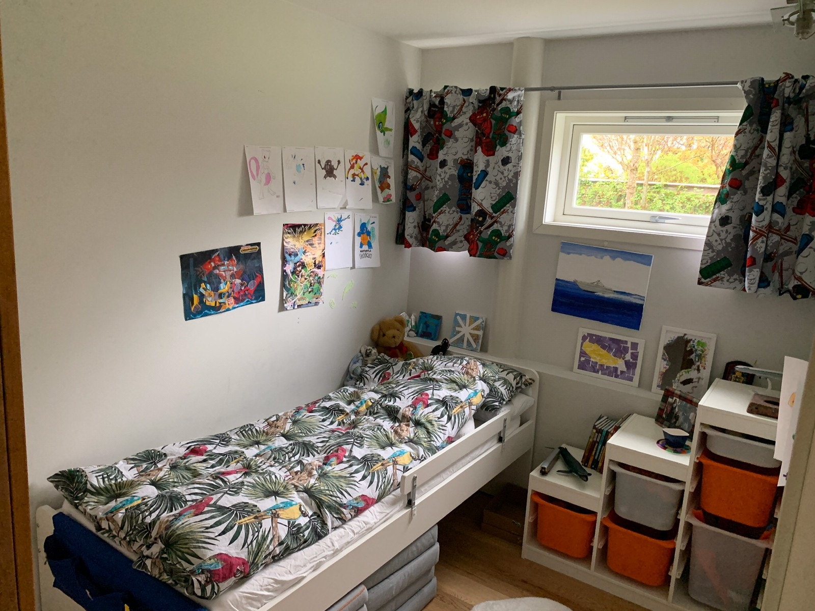 Midterste soverom / Middle bedroom 320 x 210 cm Galleribilde