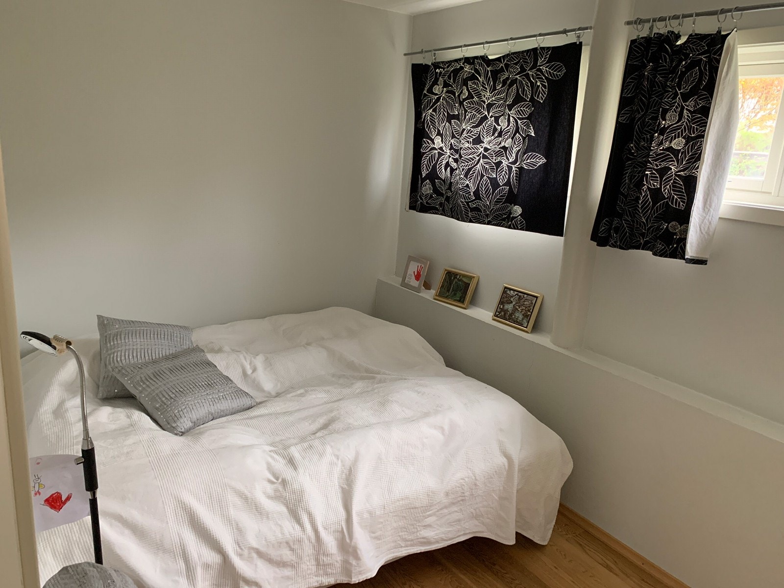 Stort soverom / Large bedroom 415 x 220 cm Galleribilde