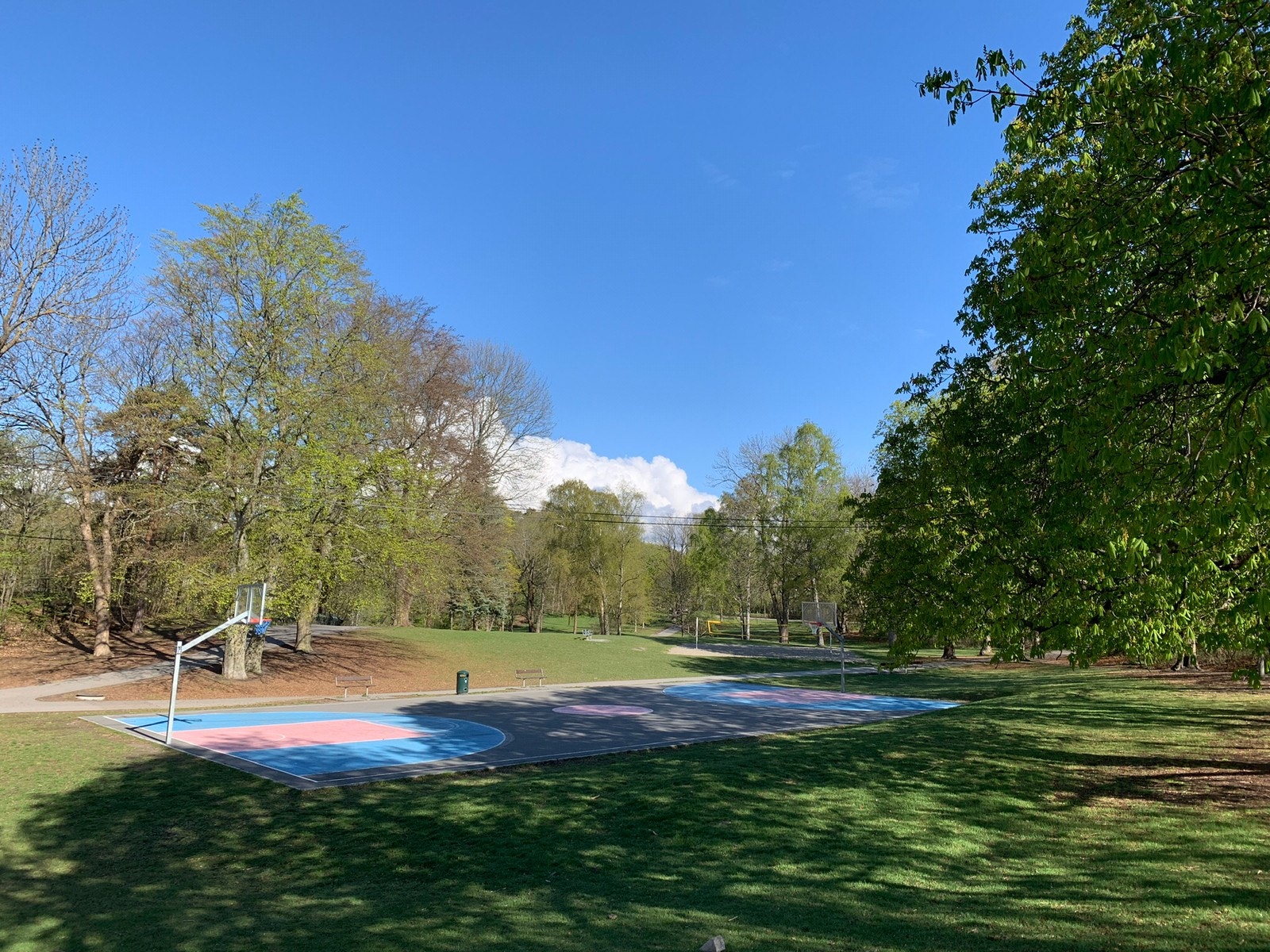 Huk beach with basket and beach volleyball courts Galleribilde