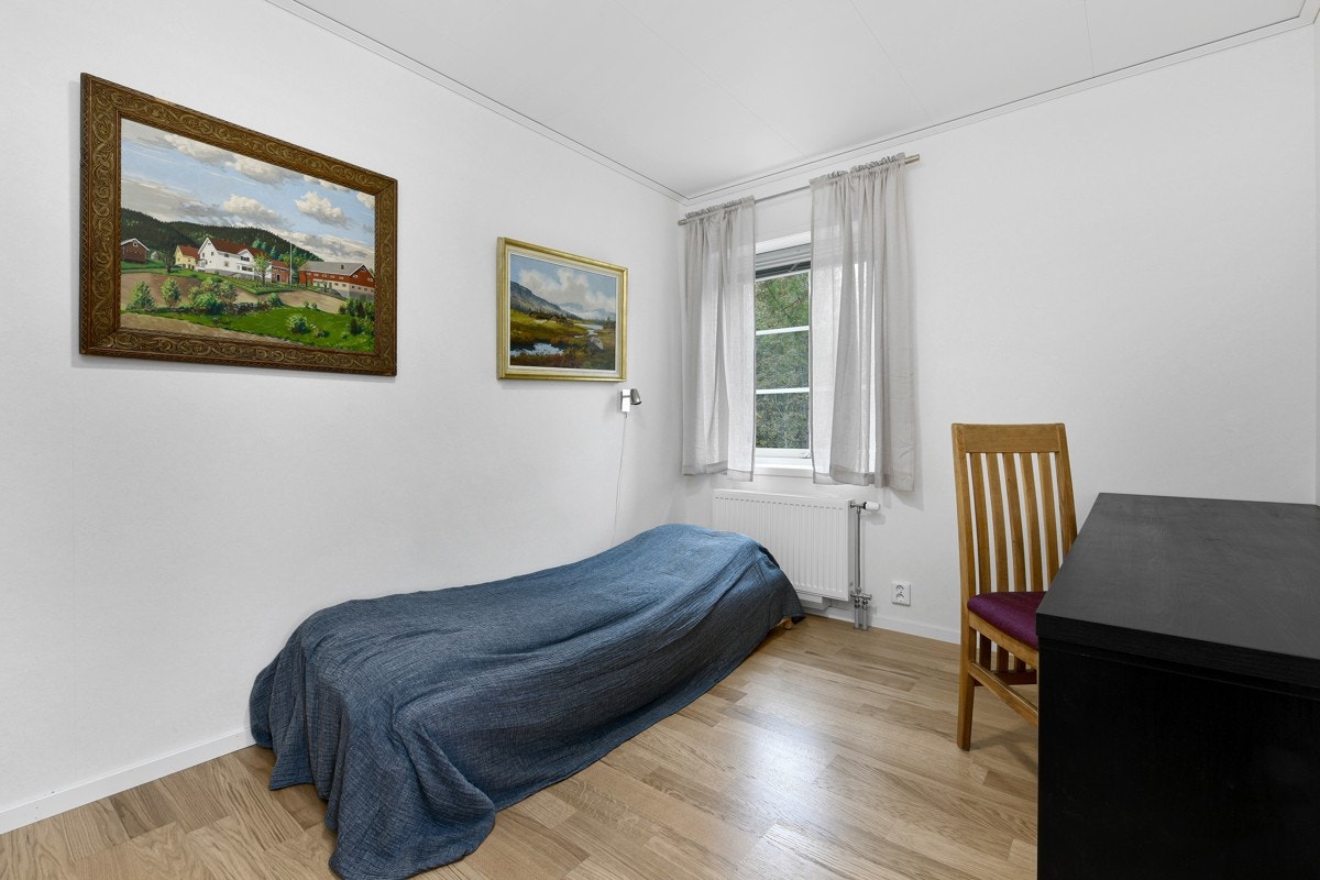 Begge soverommene er holdt i lyse og nøytrale farger. Galleribilde