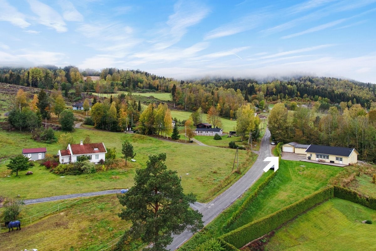 Eneboligen er beliggende i grønne og landlige omgivelser. Galleribilde