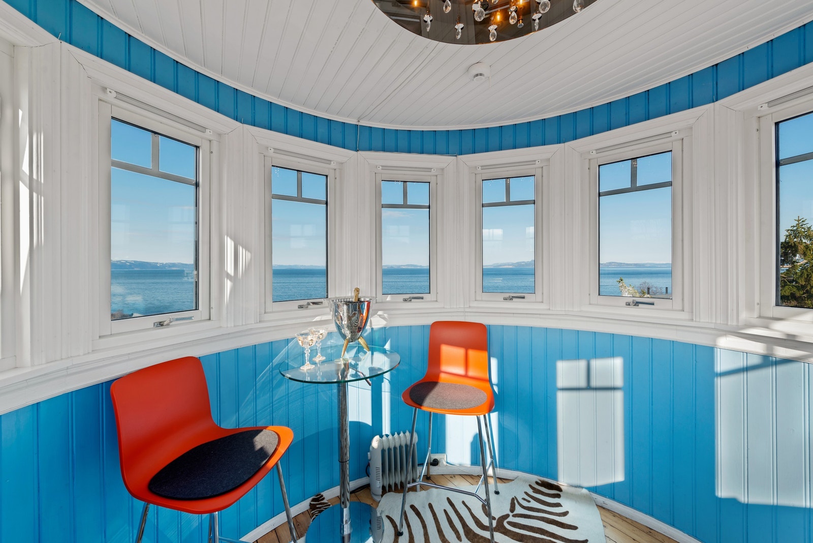 Tårnet har hele 13 vinduer som sikrer at den nydelige utsikten ivaretas på mesterlig vis. Galleribilde