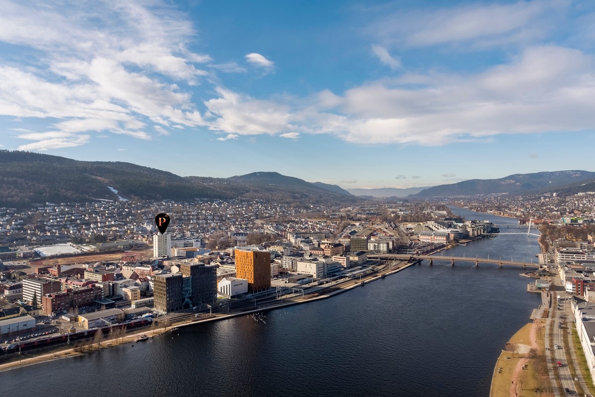 Ved å gå byen rundt vil du også passere Holmennokken, Union brygge, Ypsilon bro og Elveparken. Galleribilde