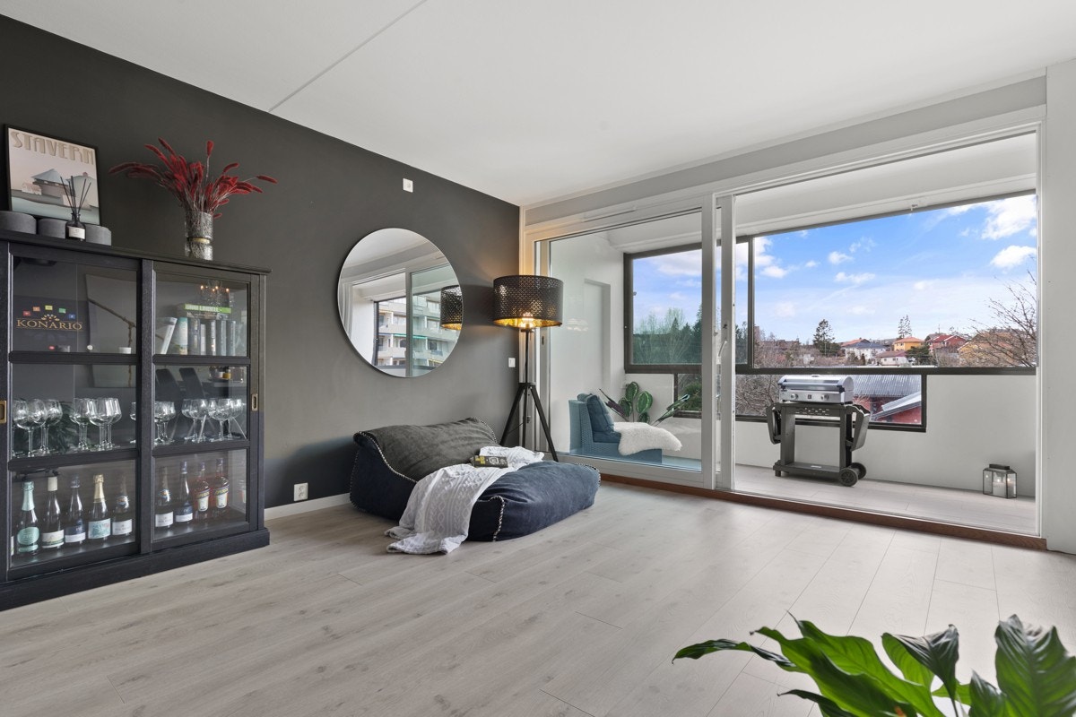 Velkommen til denne lekre leiligheten, presentert av Petter Jordbakke og Eie eiendomsmegling! Galleribilde