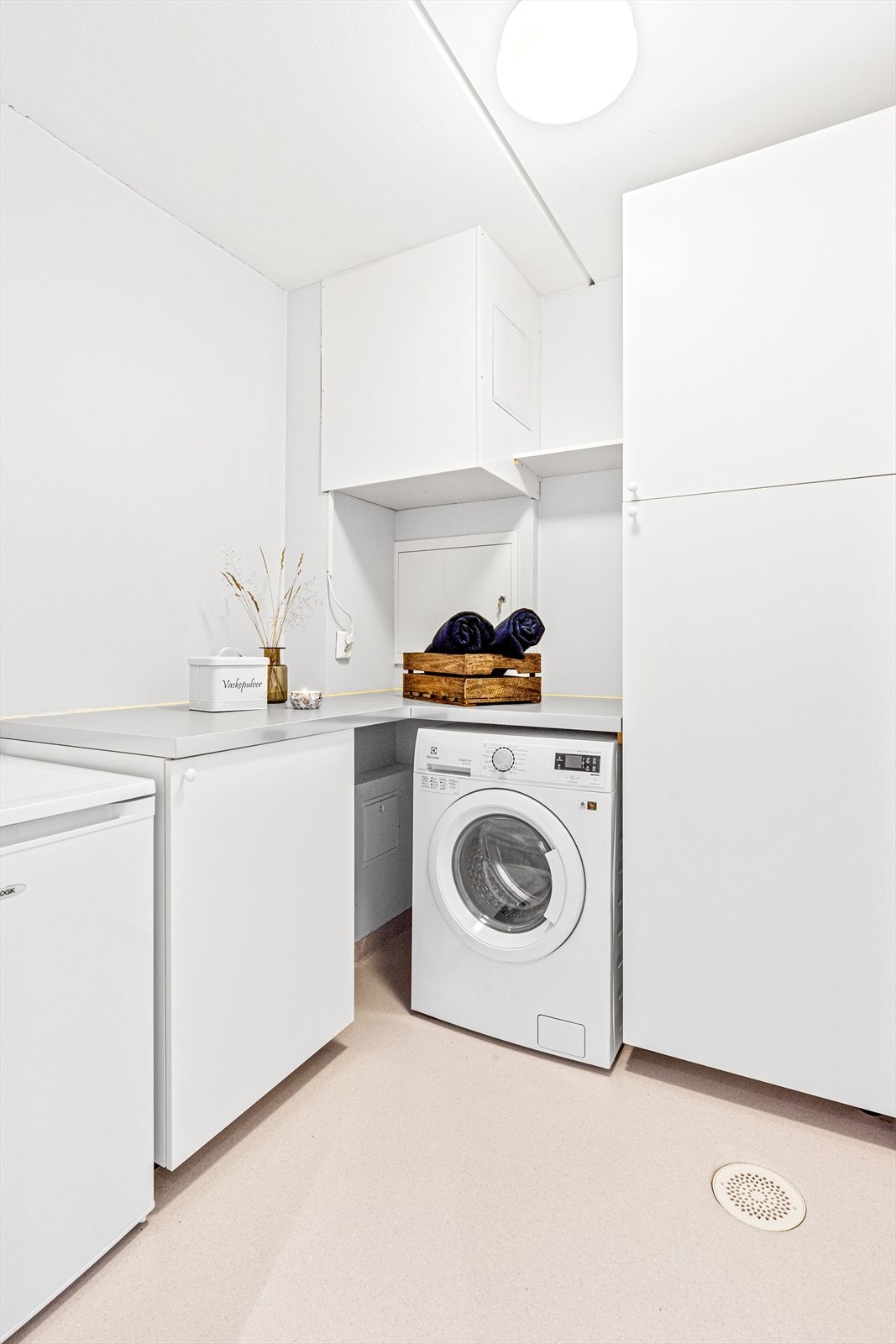 Separat vaskerom av god størrelse Galleribilde