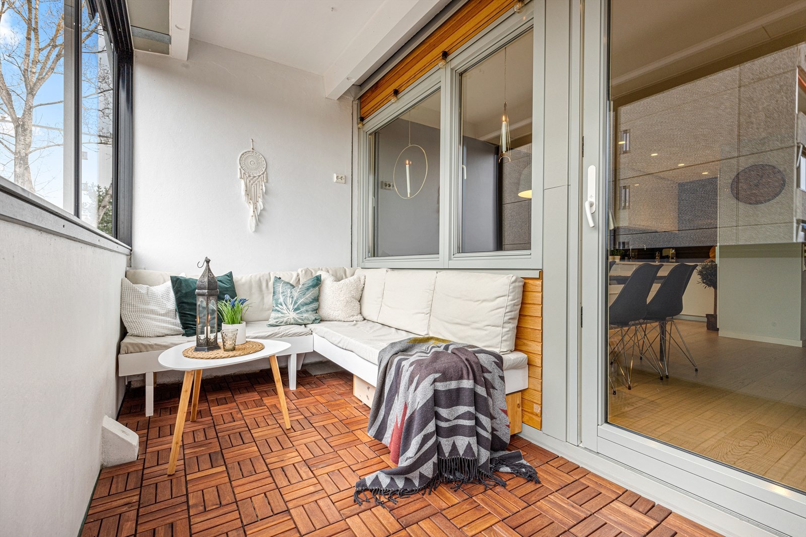 Hyggelig balkong som kan nytes store deler av året Galleribilde