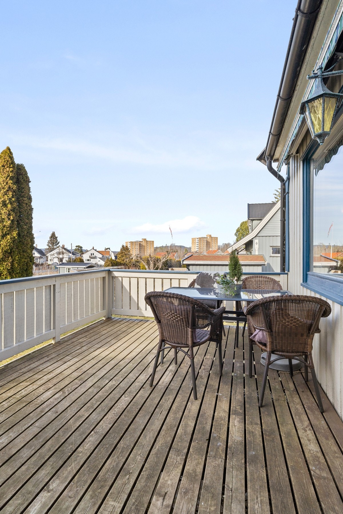"God plass til plaskebasseng og grillmiddager på verandaen med gode venner" Sitat selger. Galleribilde