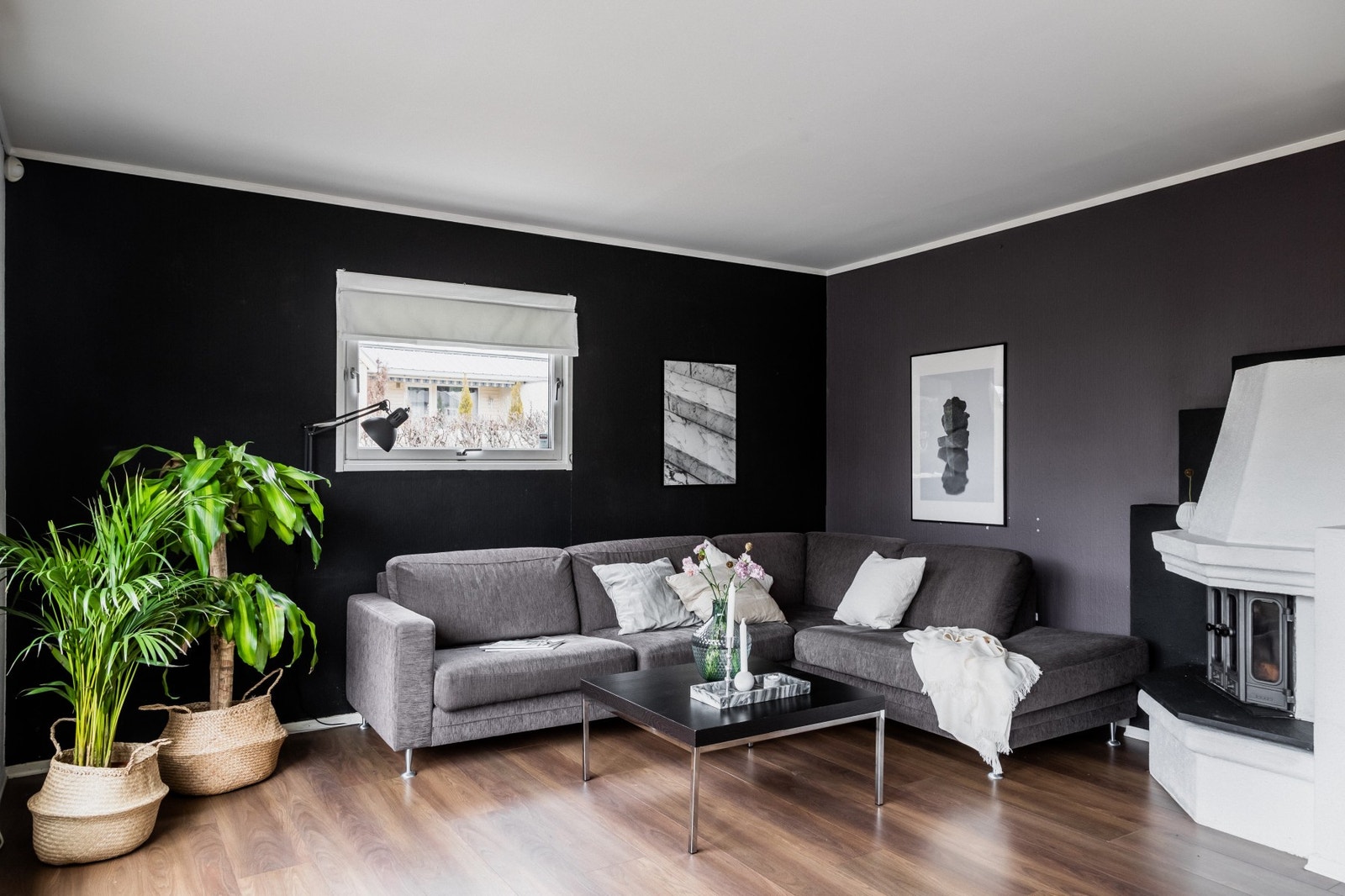 Stuedelen er malt i en mørkere tone. Galleribilde