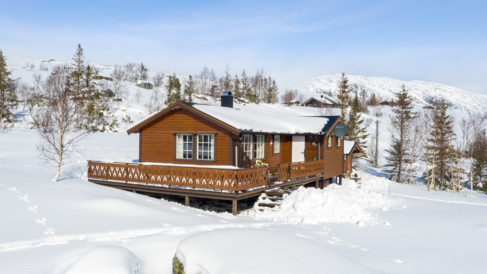 Ole Mroten Grotnes har gleden av å presentere Flostrandveien 658 - En meget flott fritidseiendom med utsøkt beliggenhet. Galleribilde