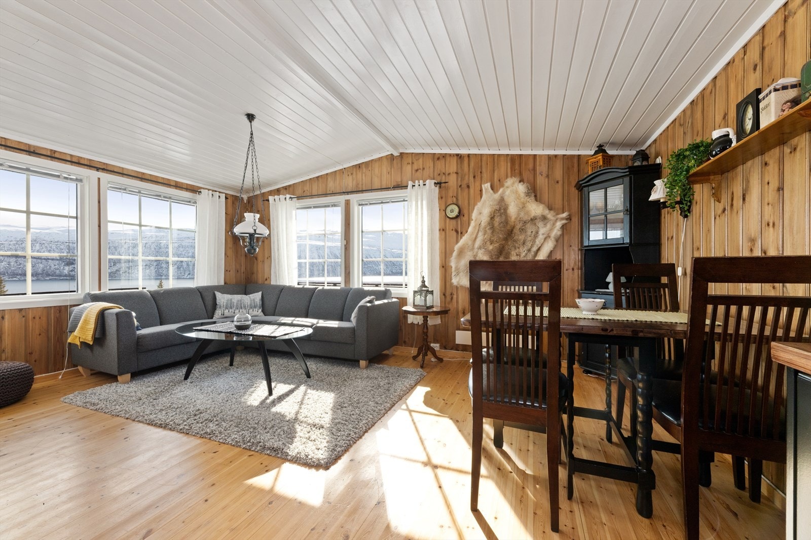 Stuen er meget smakfullt utført og pen. Galleribilde