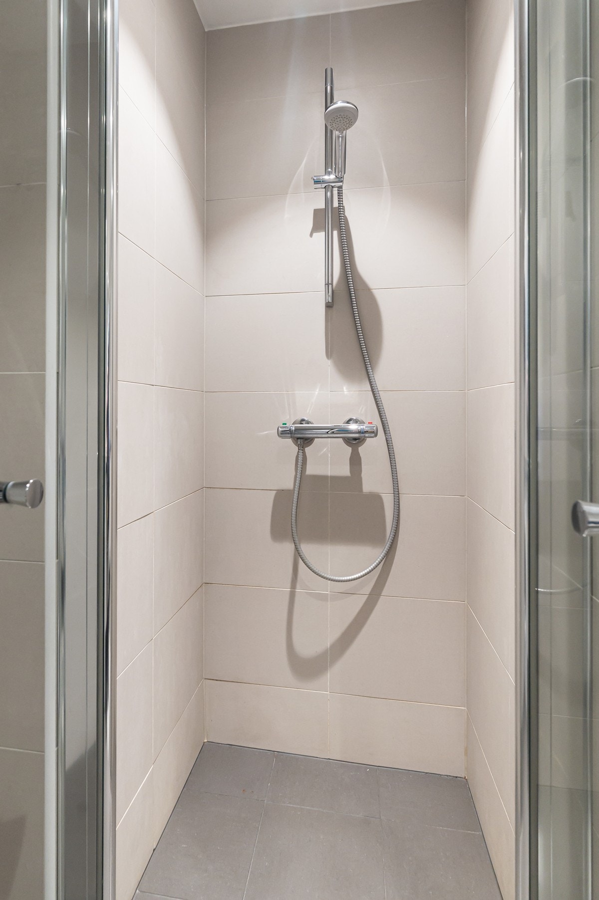 Dusjnisjen på badet ble laget helt nytt i 2015 Galleribilde