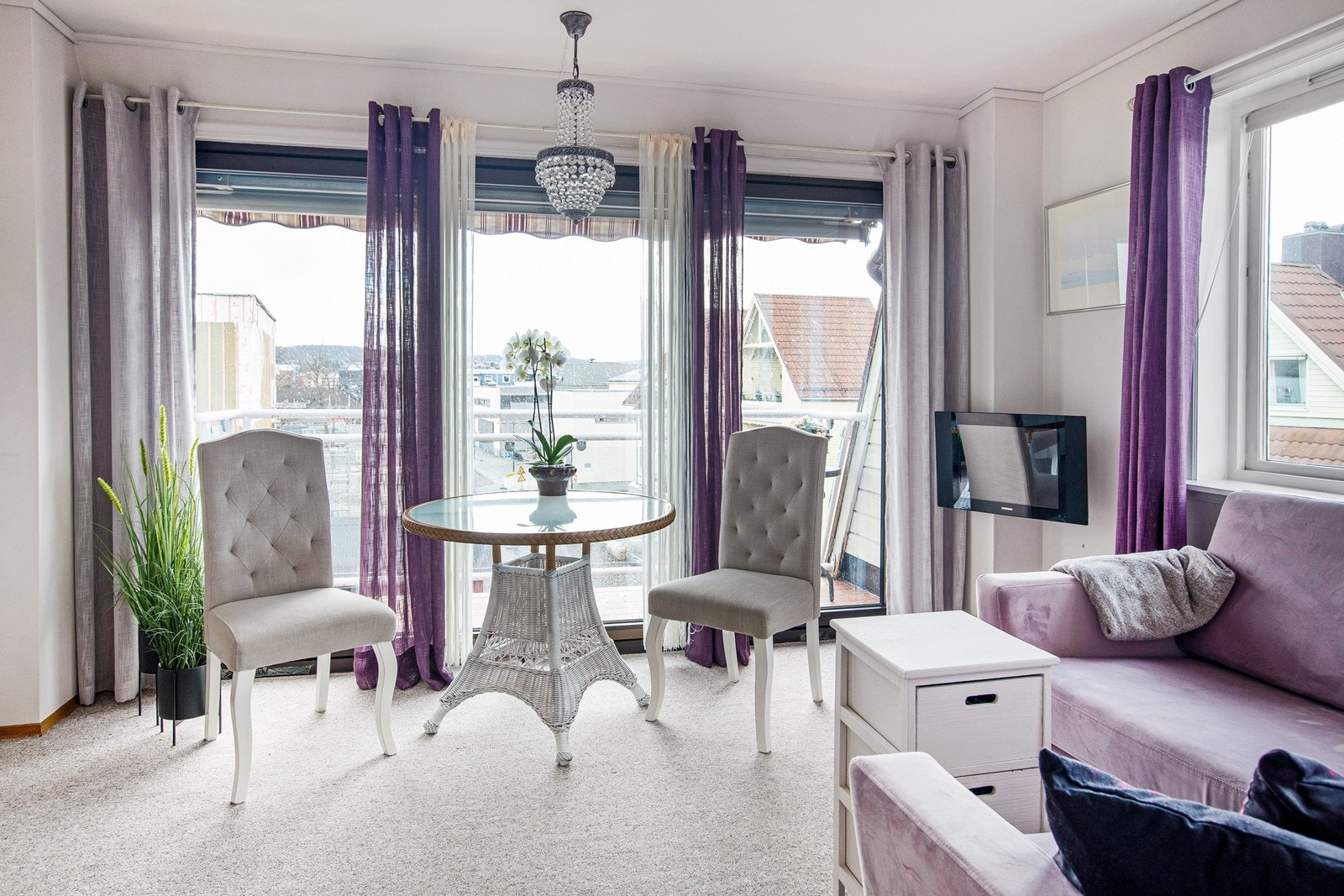 Stue med utgang til balkong Galleribilde