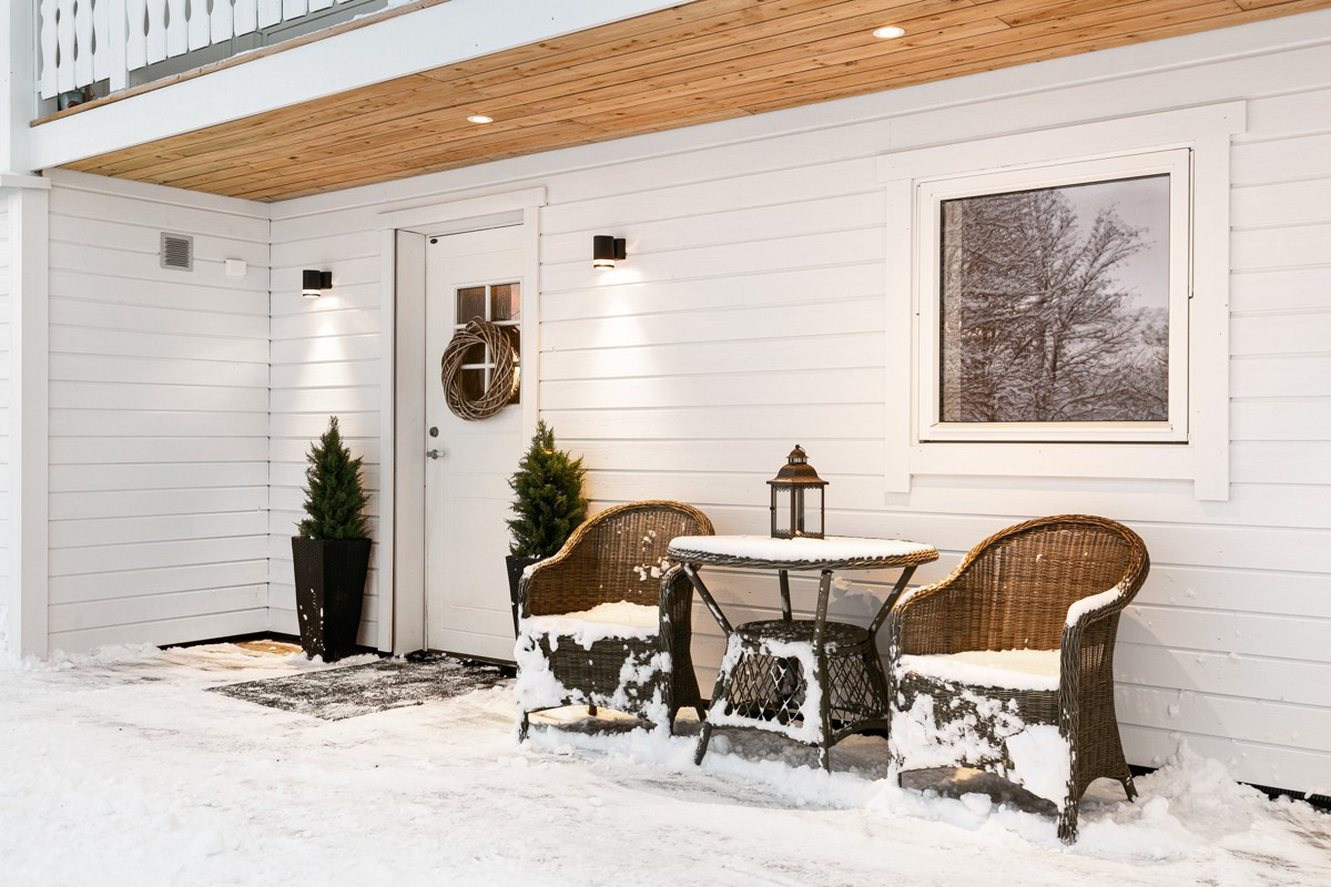 Inngangsparti med stilfull belysning