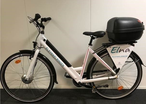El-sykkelen er et godt alternativ i sentrum, med plass til å lagre dokumenter og annet i sykkel-boksen. Vi har også by-sykler til disposisjon Galleribilde