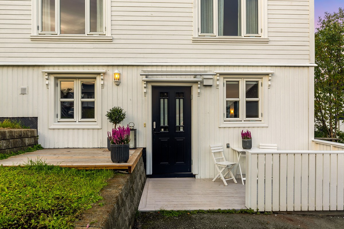 Ytterdør er montert ny i 2016