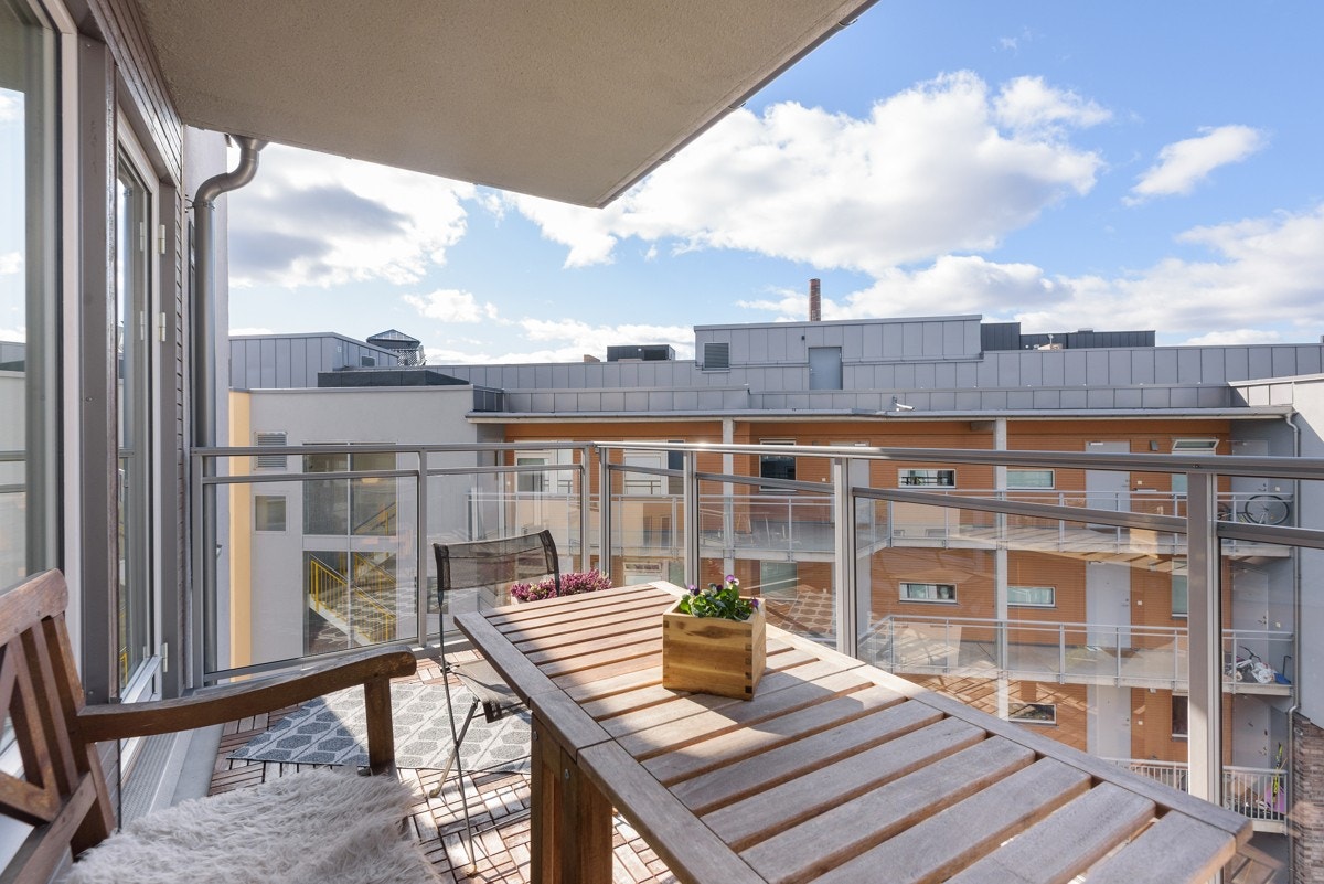 - God plass til sittegruppe, beplantning, grill mm - Galleribilde