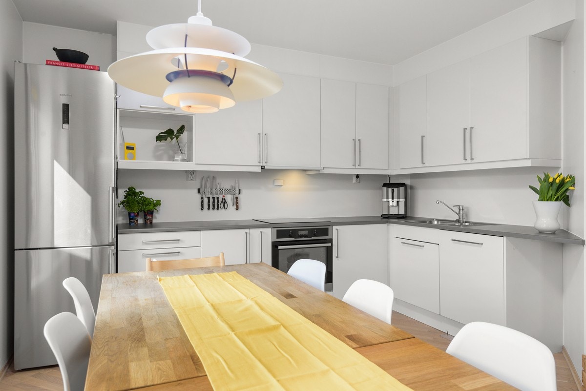 - God plass til spisebord i tilknytning kjøkkenet - Galleribilde