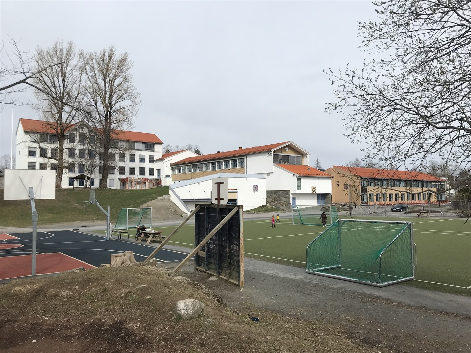 Grav skole Galleribilde