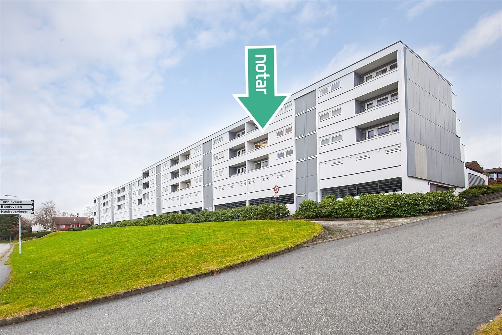 Fasade - veldig kjekk beliggenhet i nabolaget med god utsikt Galleribilde