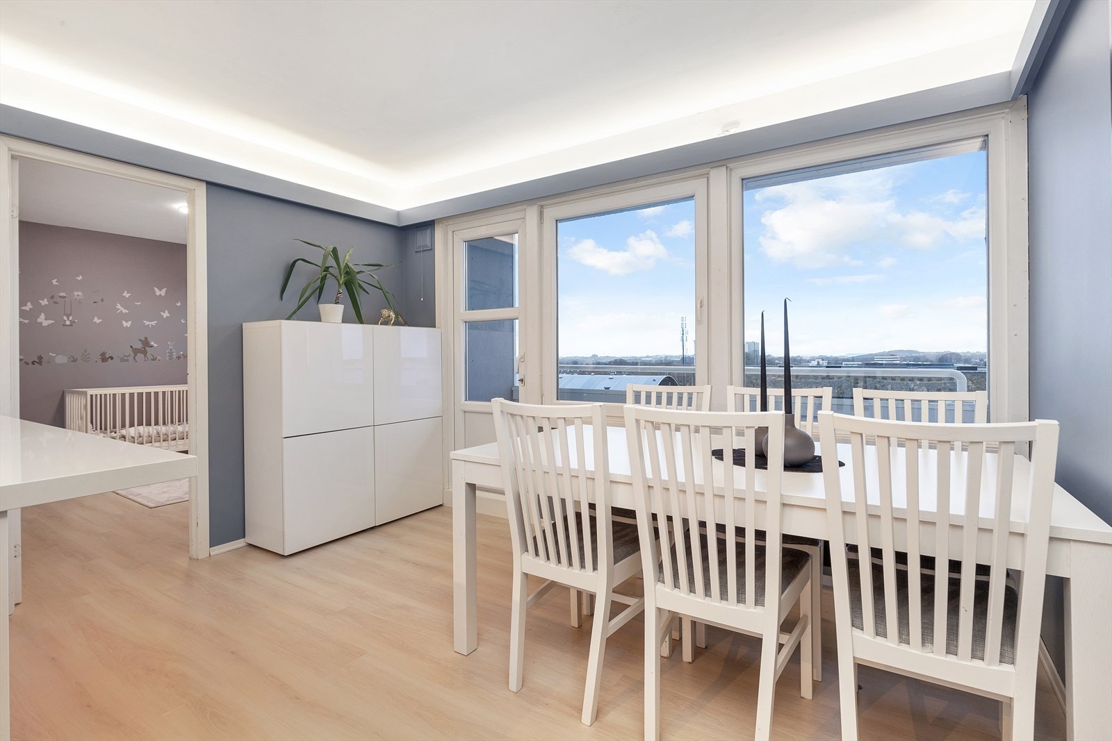 Fra kjøkken er det en flott og herlig utsikt Galleribilde