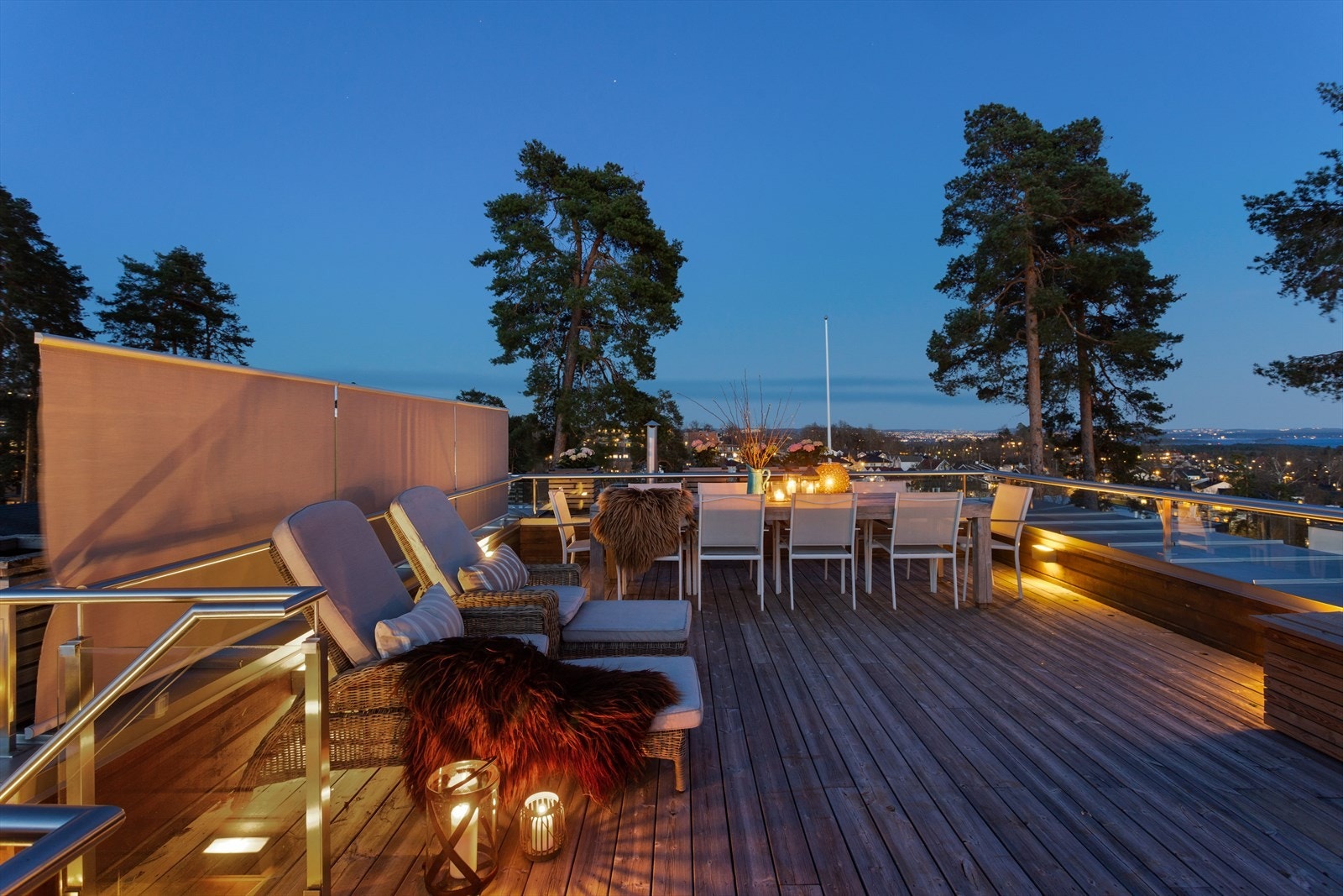 Takterrassen er utstyrt med screens avskjerming. Galleribilde