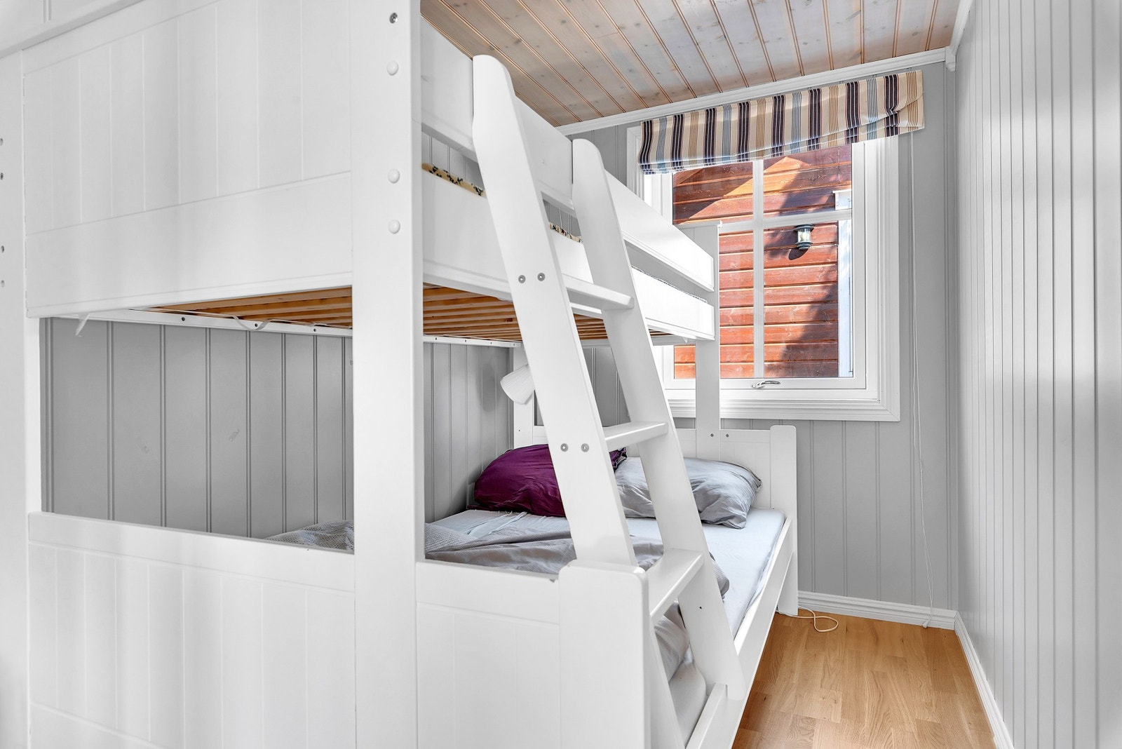 Soverom i hytta. Galleribilde