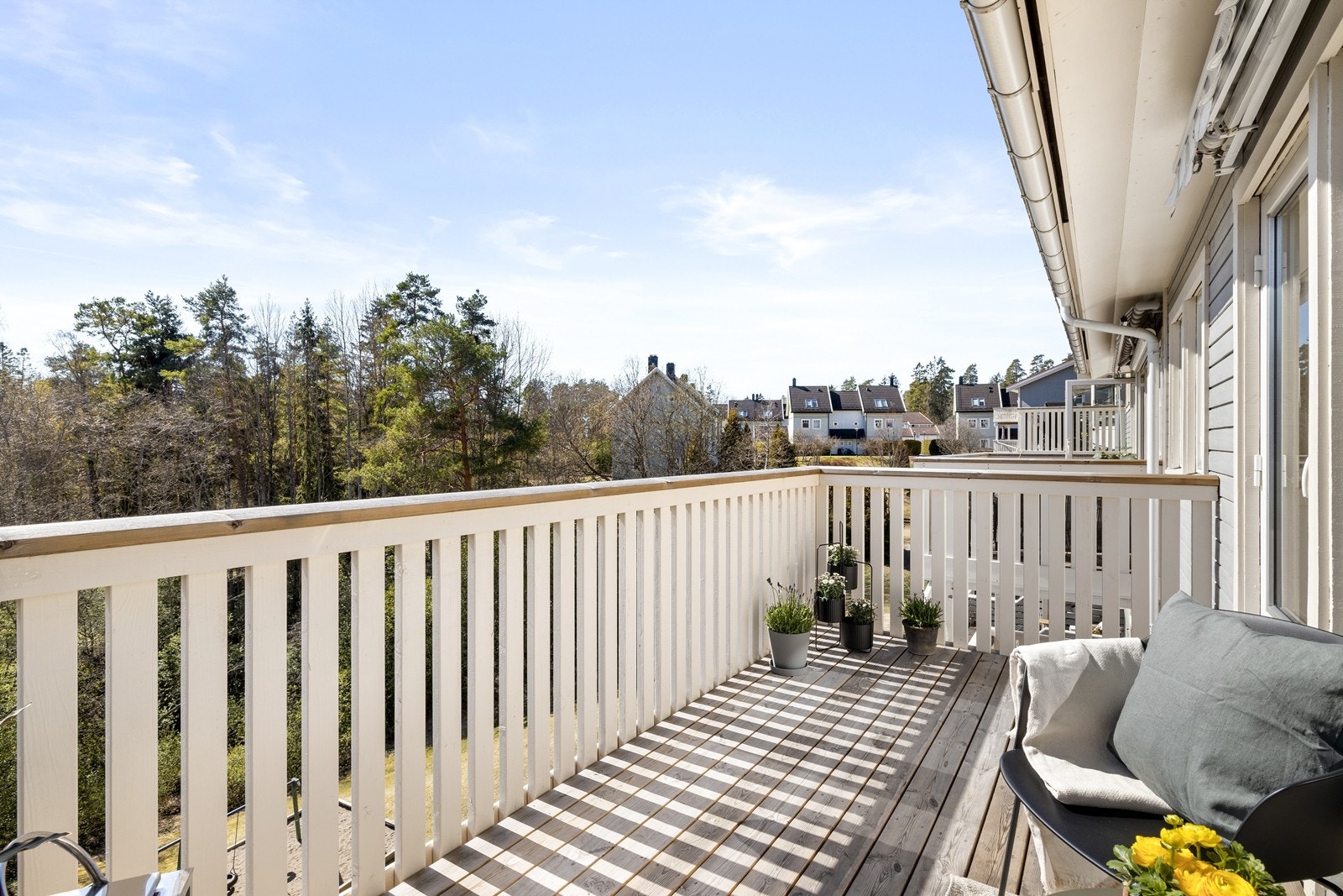 Solrik og usjenert balkong på ca. 8,5 kvm. Galleribilde