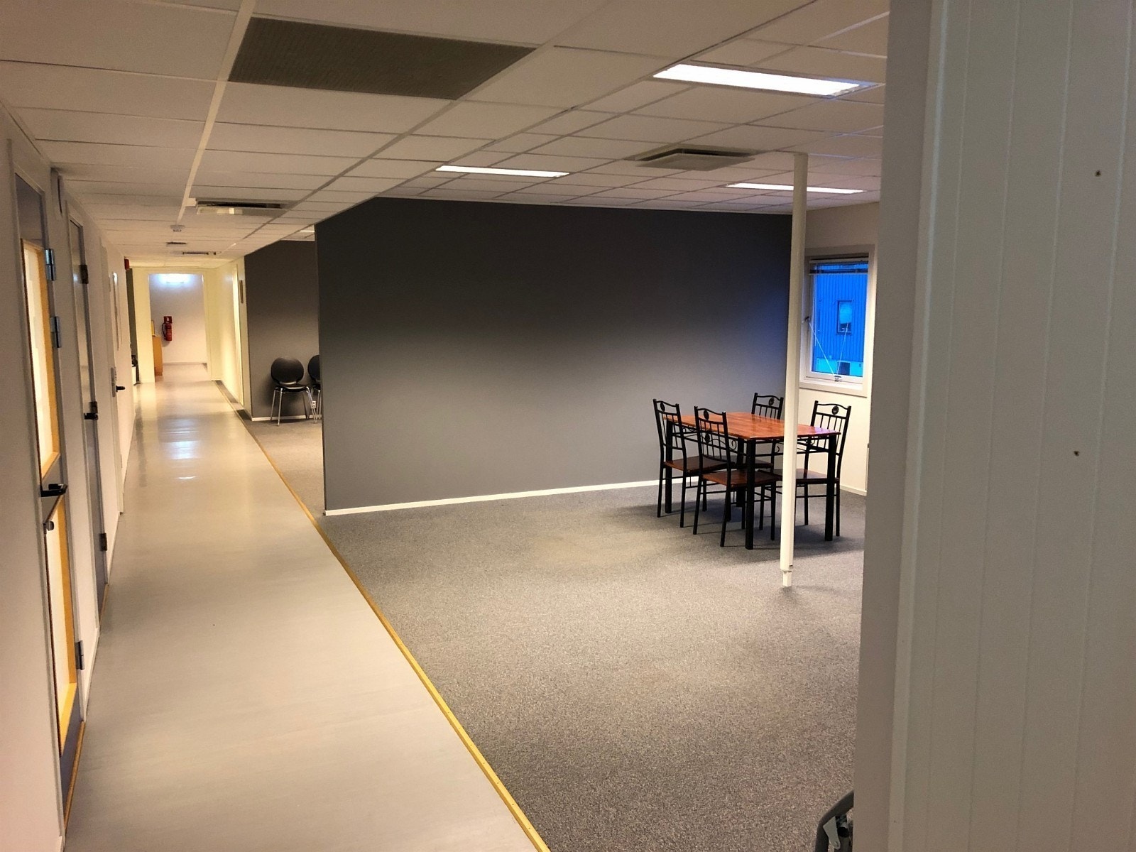 Lyse trivelige lokaler Galleribilde