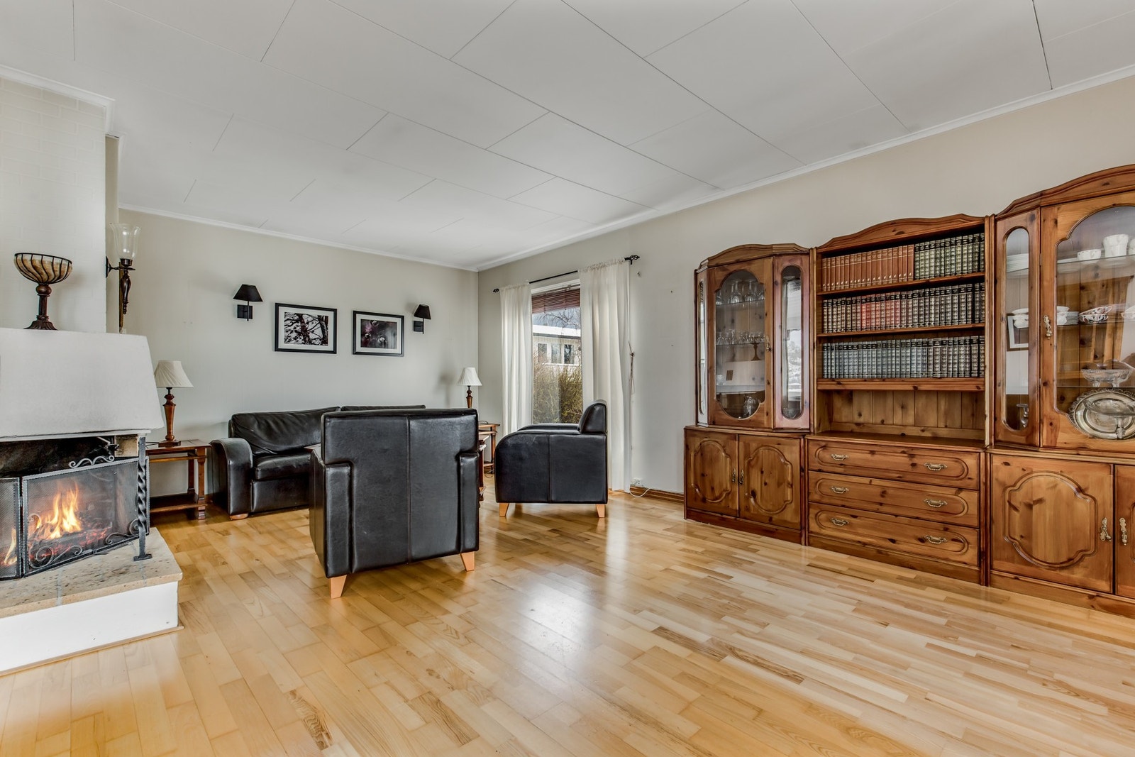 Peisovn på stue som også gir god varme Galleribilde