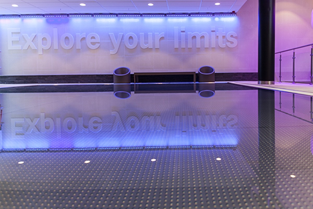 Elixia & Røa bad er ca. 12 min gange fra boligen. Gøy for små og store! Galleribilde