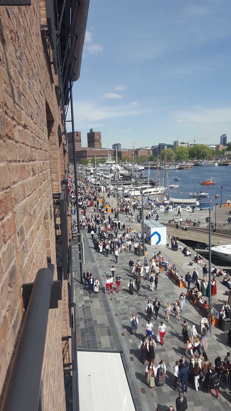 17.mai er leiligheten et flott samlingspunkt for familien. Galleribilde