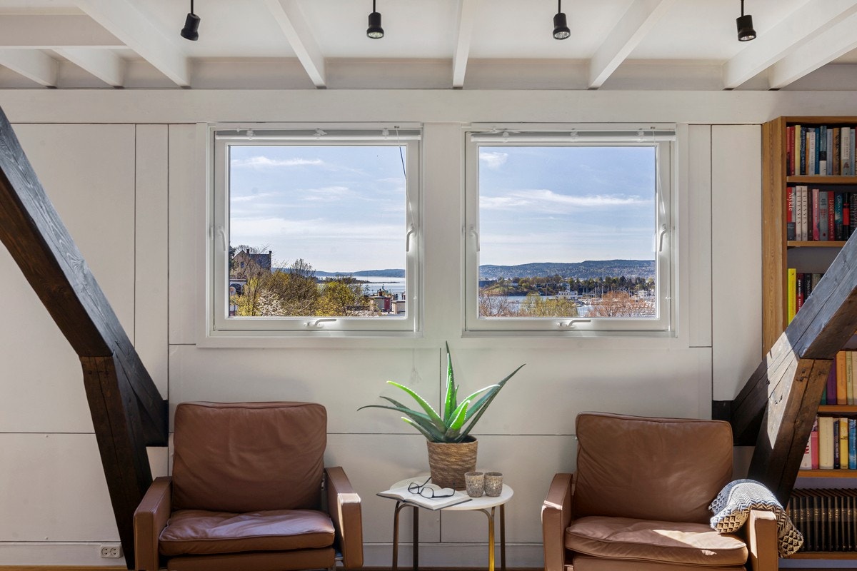Lesekrok. Vinduer satt inn i 2016 Galleribilde
