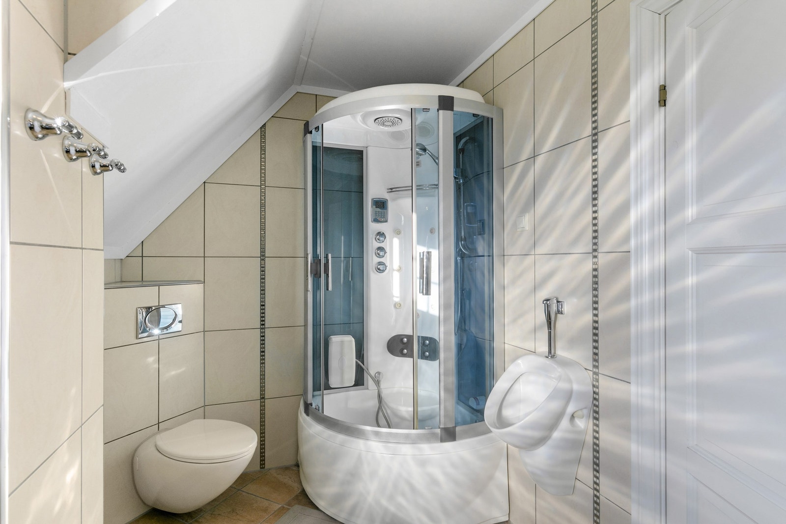 Bad i 2 etasje Galleribilde