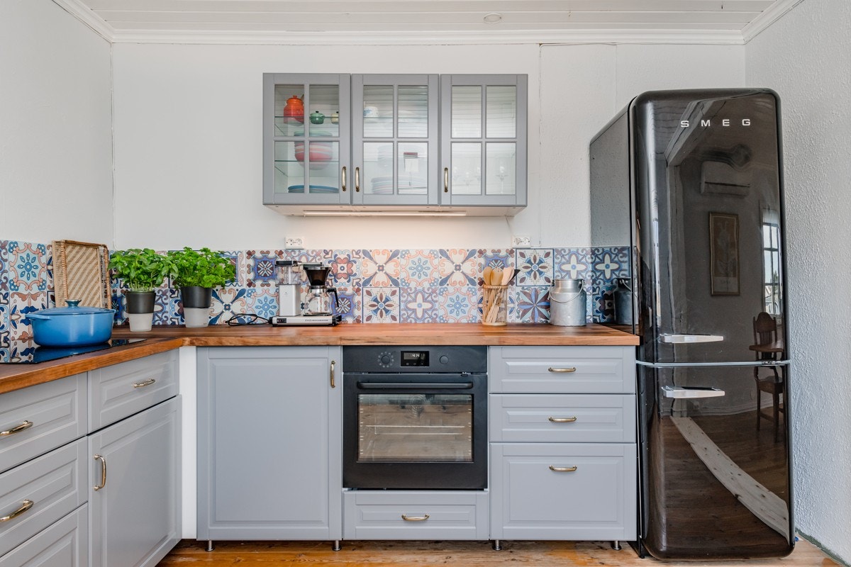 Kjøkken er godt påbegynt, så får kjøper avgjøre overskap og ventilator etter eget ønske. Galleribilde