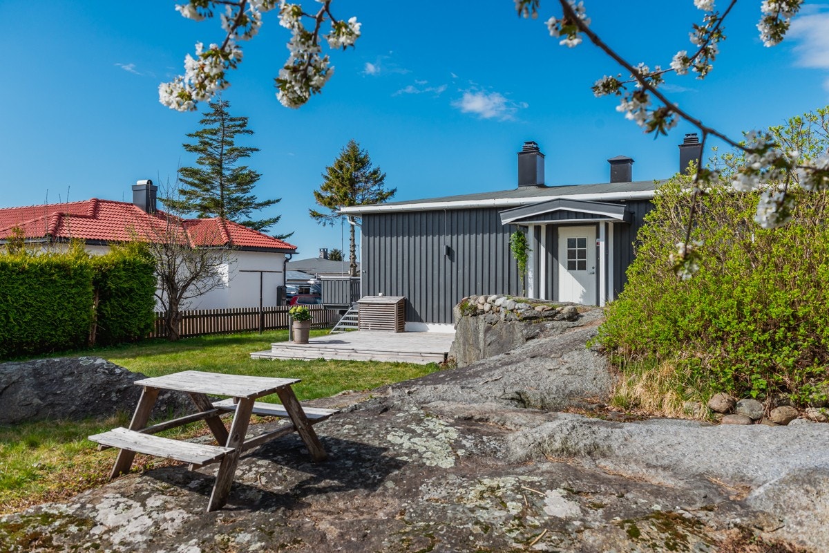 Eiendommen har flere fine uteplasser. Galleribilde