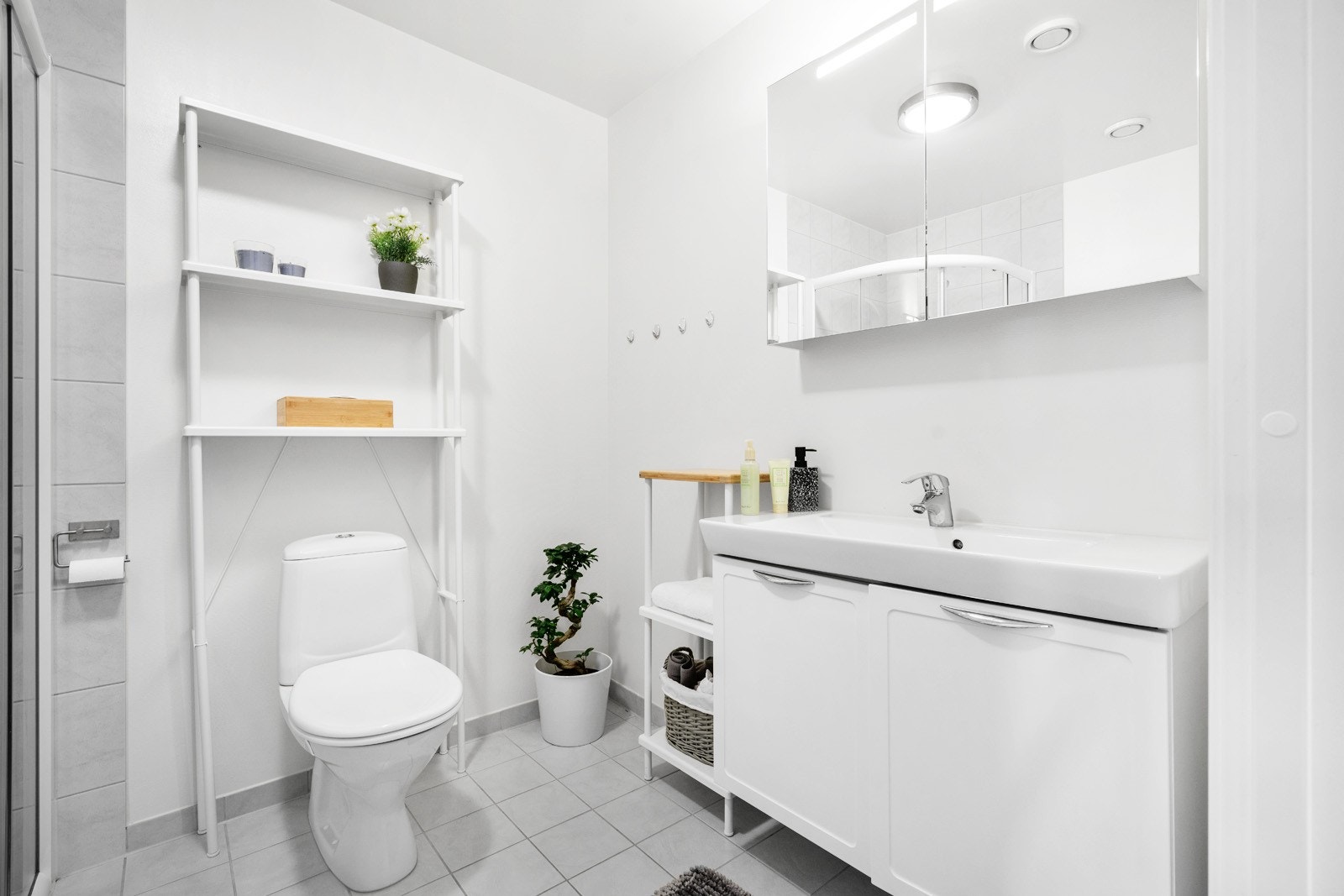 Bad med fliser og varme i gulv Galleribilde