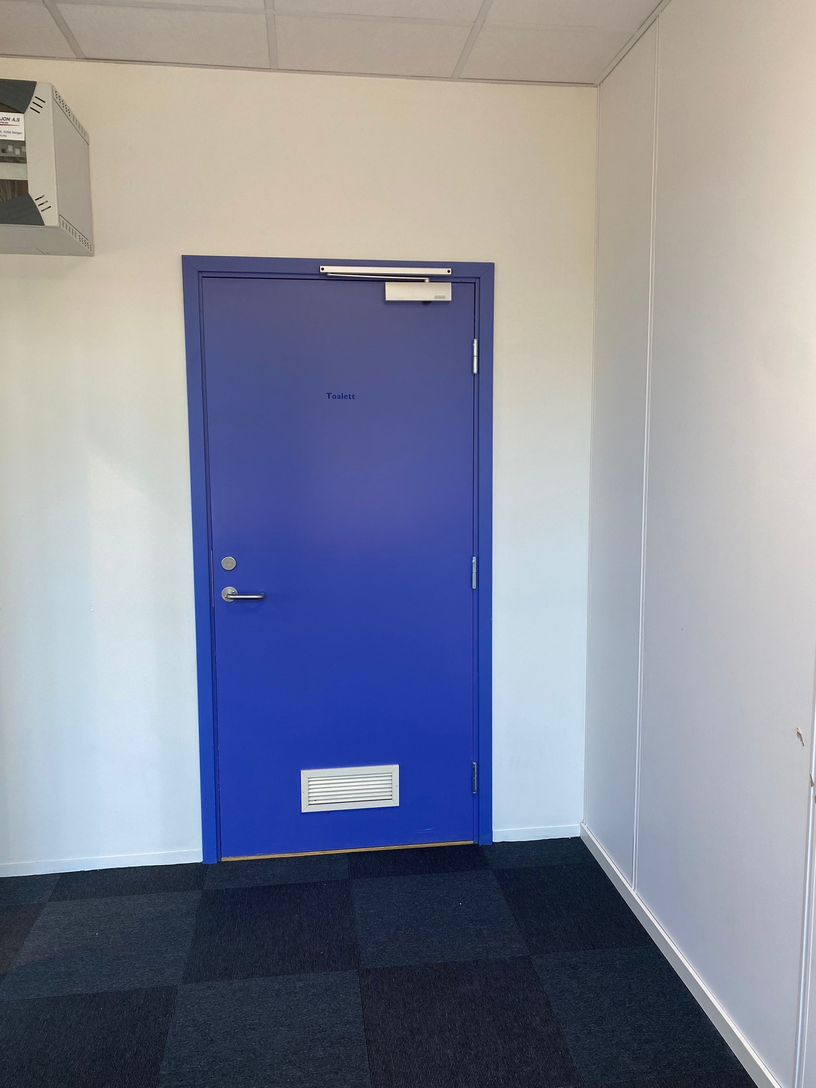 Egne toaletter i lokalet Galleribilde