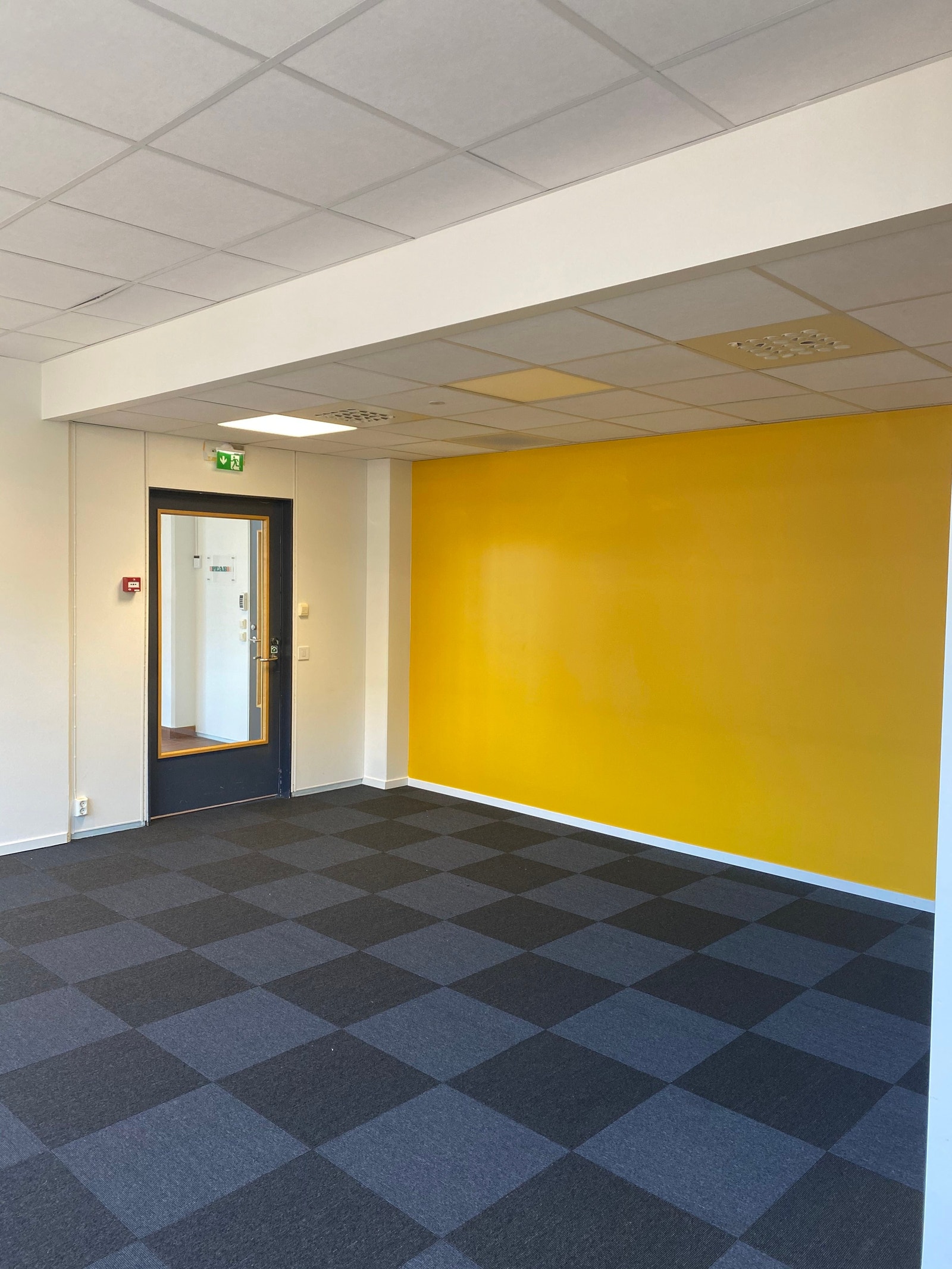 Frisk farge ved inngangspartiet Galleribilde