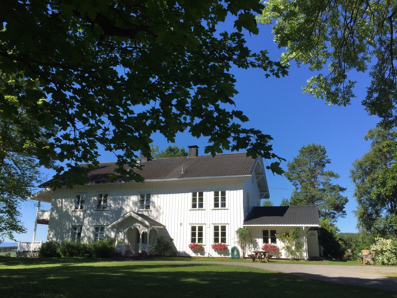 Leilighet i 2. etasje til venstre i bildet Galleribilde