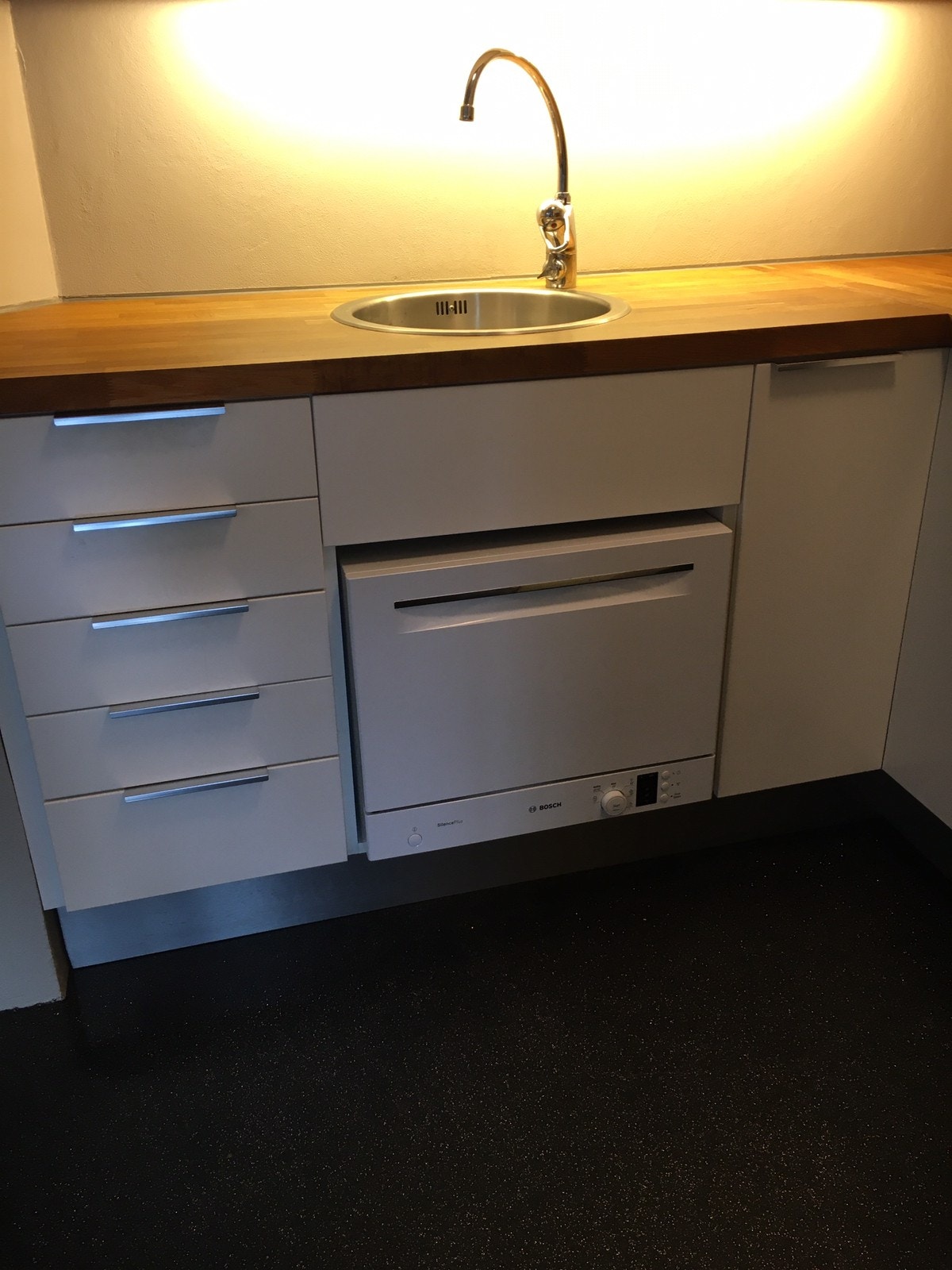 liten oppvaskmaskin Galleribilde