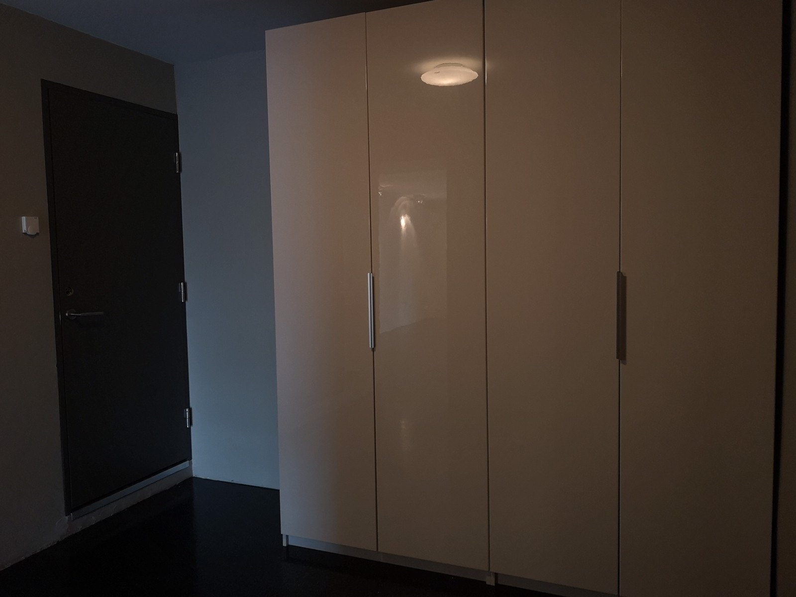 Garderobe soverom Galleribilde