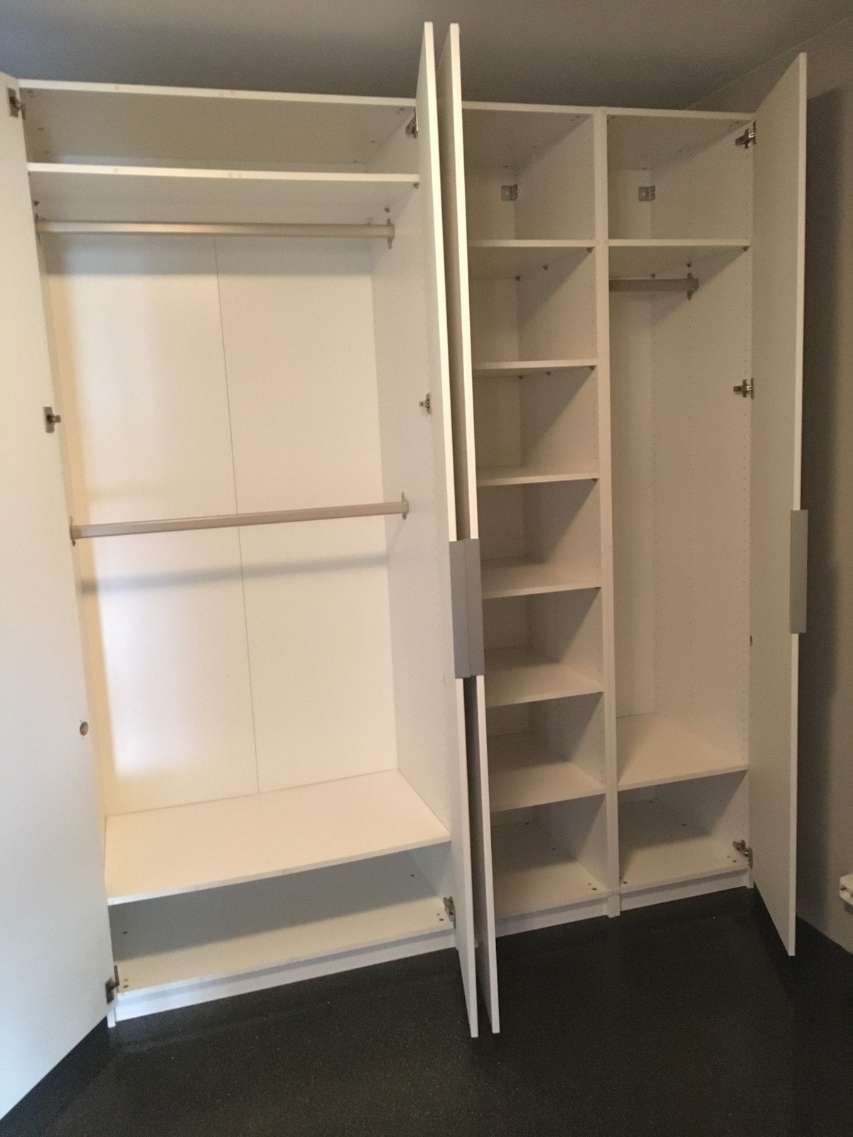 Garderobe soverom Galleribilde